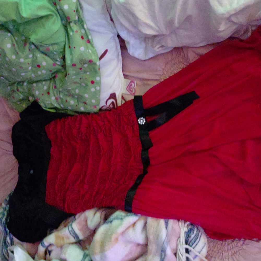 B wear girl dress